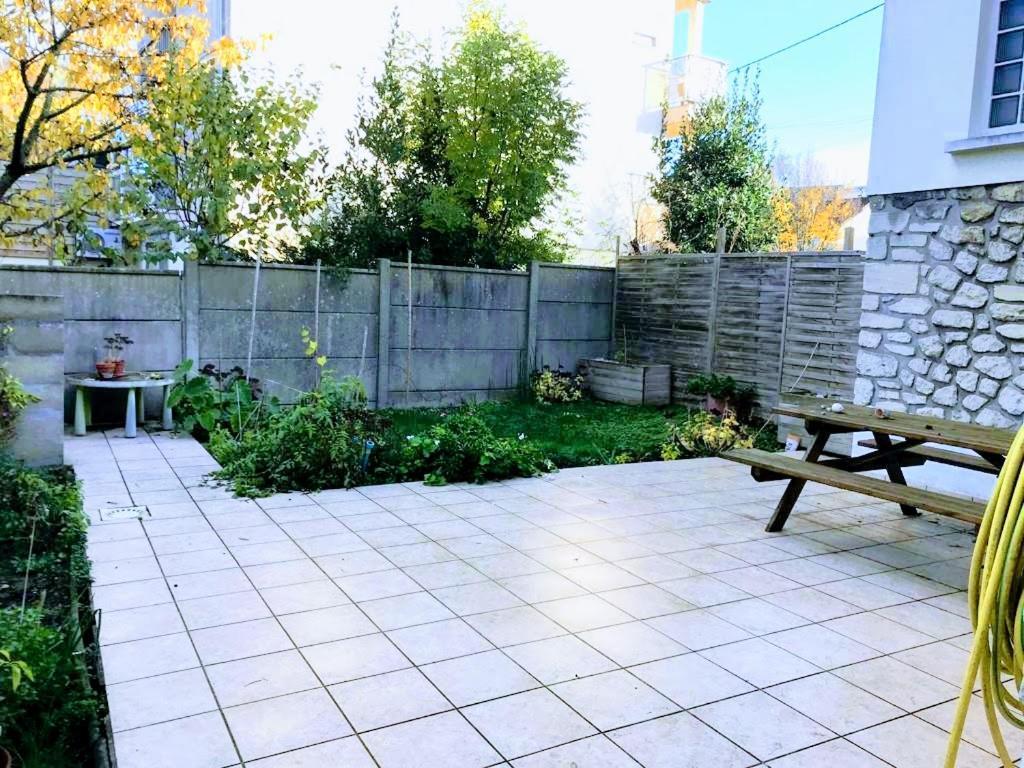 Agreable Maison En Centre Ville 诺伊斯·勒·格兰德 外观 照片
