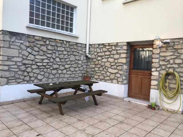 Agreable Maison En Centre Ville 诺伊斯·勒·格兰德 外观 照片
